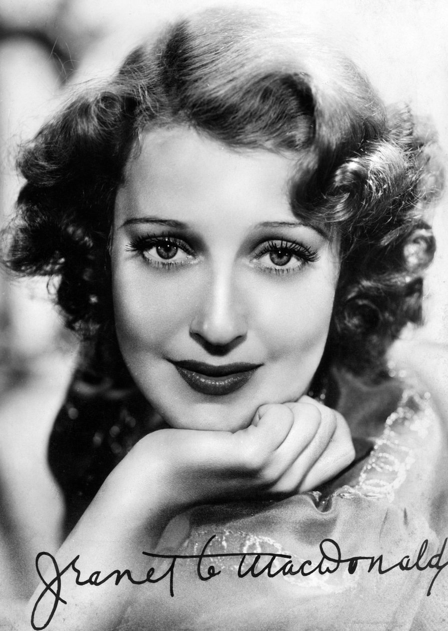 Jeanette MacDonald 1903-1965, Amerikalı şarkıcı ve oyuncu, c1930s-c1940s by Unbekannt
