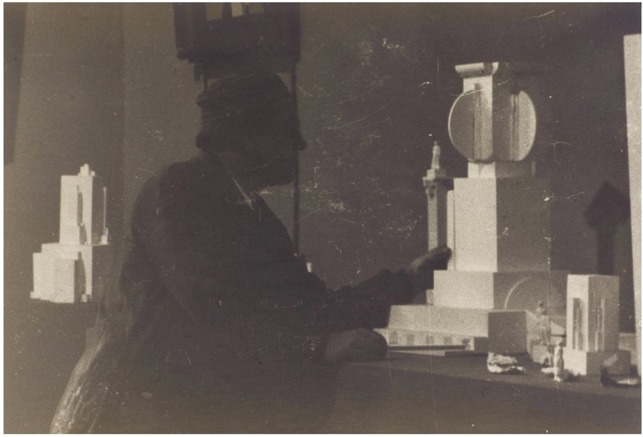 Kazimir Malevich stüdyosunda by Unbekannt