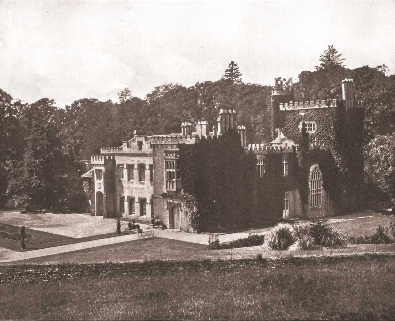 Kentchurch Mahkemesi, Herefordshire, 1894. by Unbekannt