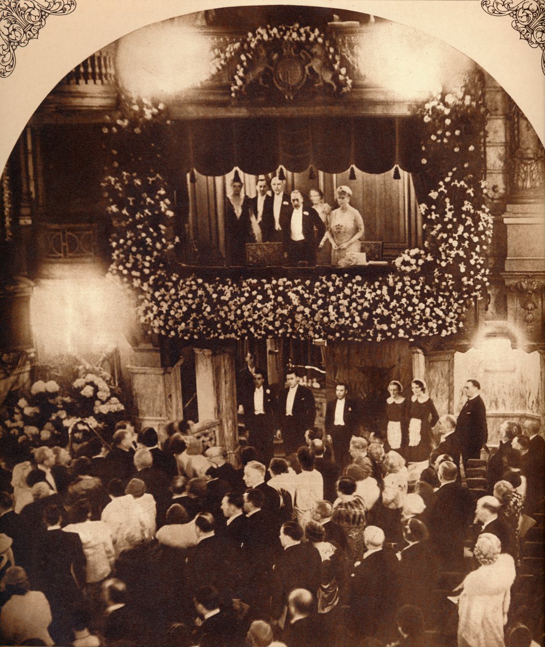 Kral George V ve Kraliçe Mary, Kraliyet Komutanlığı Çeşit Performansında, 1920