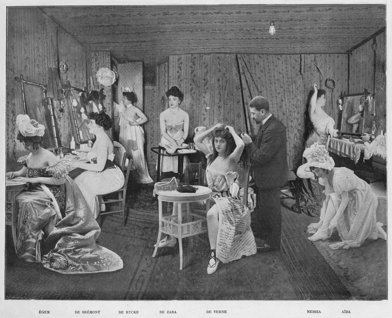 Localarda Giyinme, 1900 by Unbekannt