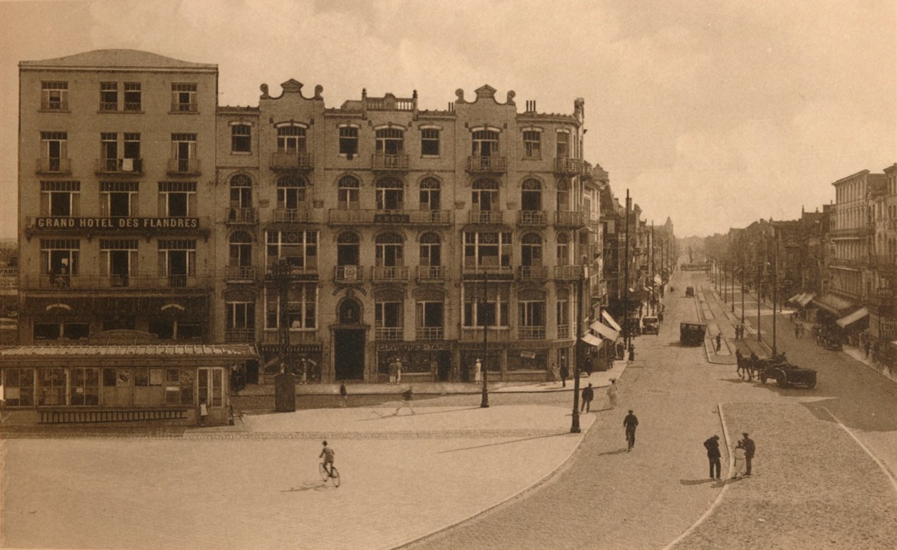 La Place Publique et lAvenue Lippens, Kent Meydanı ve Avenue Lippens, c1900. by Unbekannt