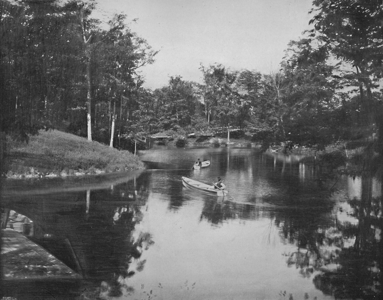 Asker Evi, Milwaukee, c1897 Arazisinde Lakelet. by Unbekannt