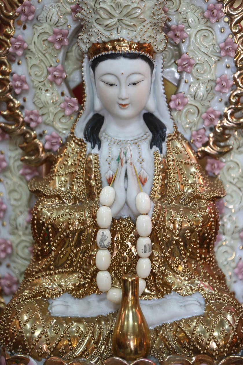 Leong San Budist tapınağı. Guan Yin Bodhisattva heykeli. Singapur by Unbekannt