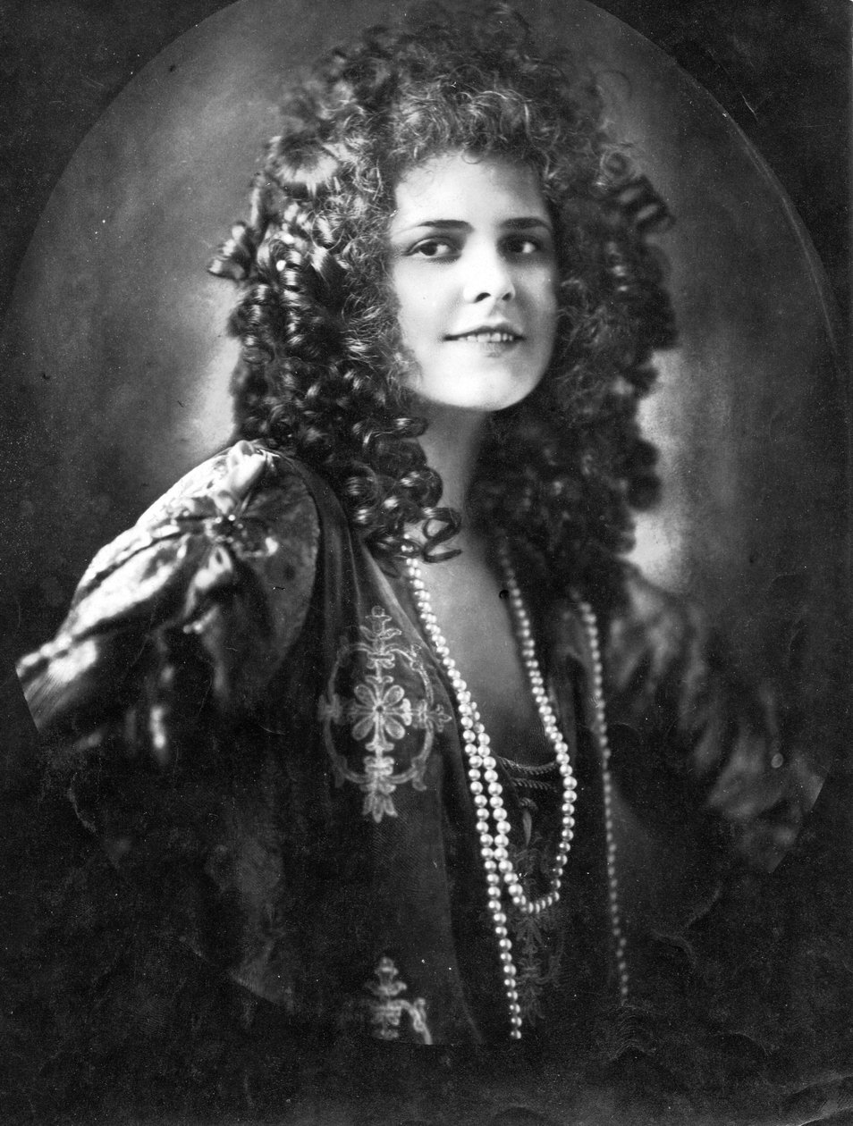 Liane Haidt (s/b fotoğraf) by Unbekannt