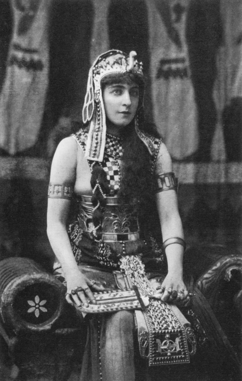 Lillie Langtry, Kleopatra olarak, c1890 by Unbekannt