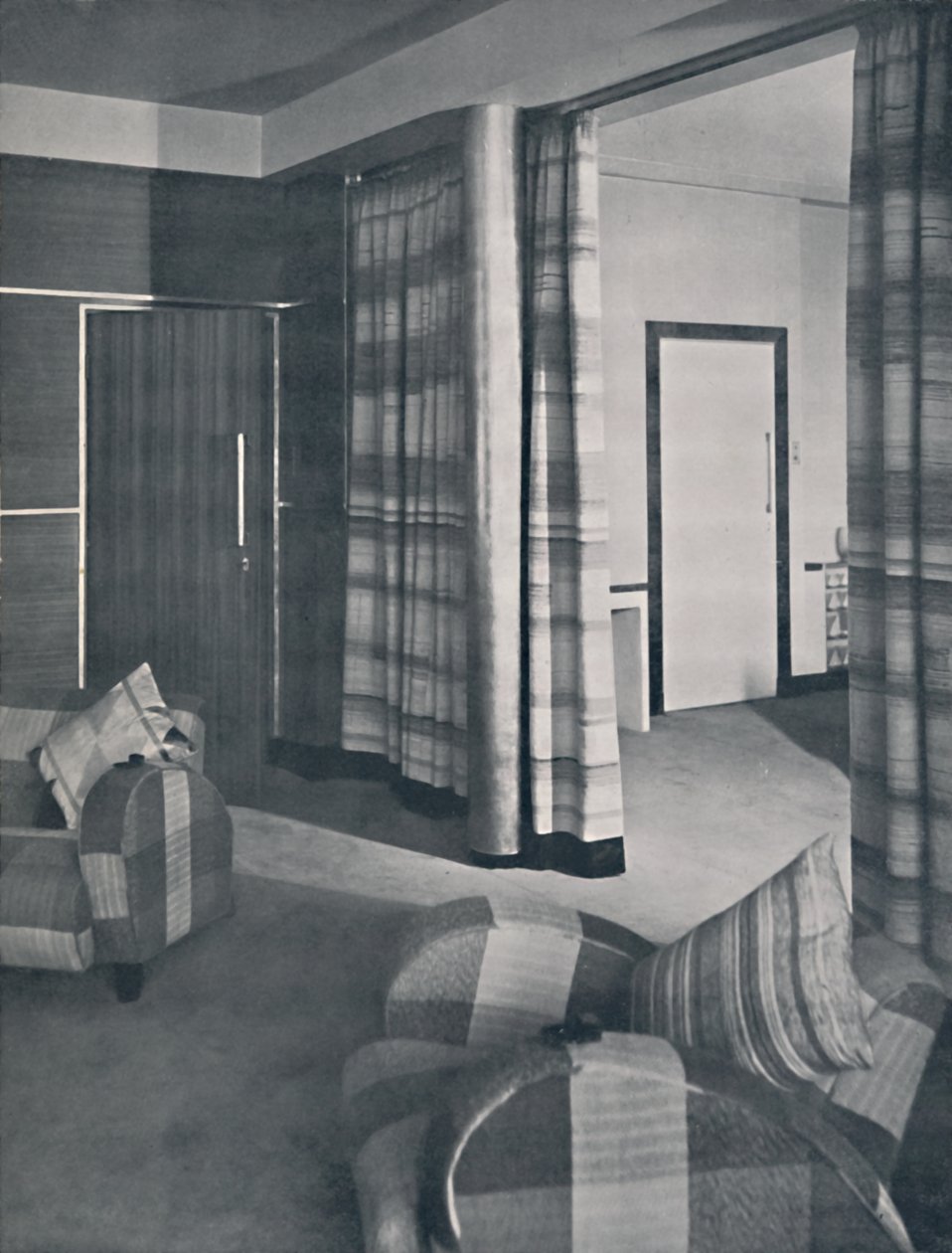 Raymond McGrath tarafından tasarlanan bir Londra evinde oturma odası, A.R.I.B.A., 1936 by Unbekannt