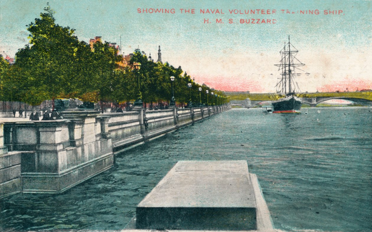Londra, Thames Embankment - Donanma Gönüllü Eğitim Gemisini Gösteriyor, HMS Buzzard, 1907 by Unbekannt