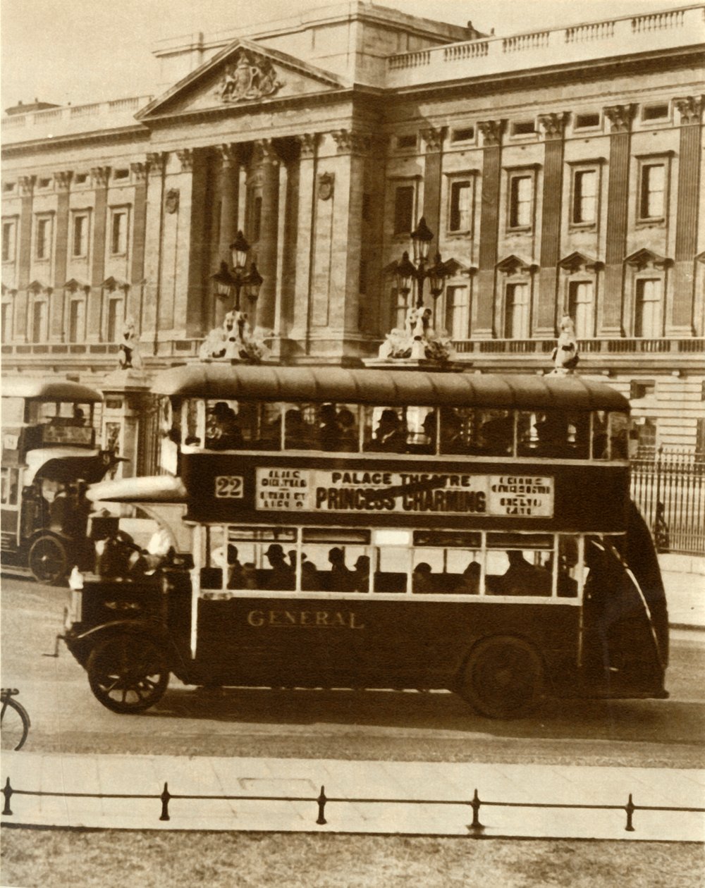 Londons Yeni Tüm Hava Durumu Otobüsü, 1927, 1935. by Unbekannt