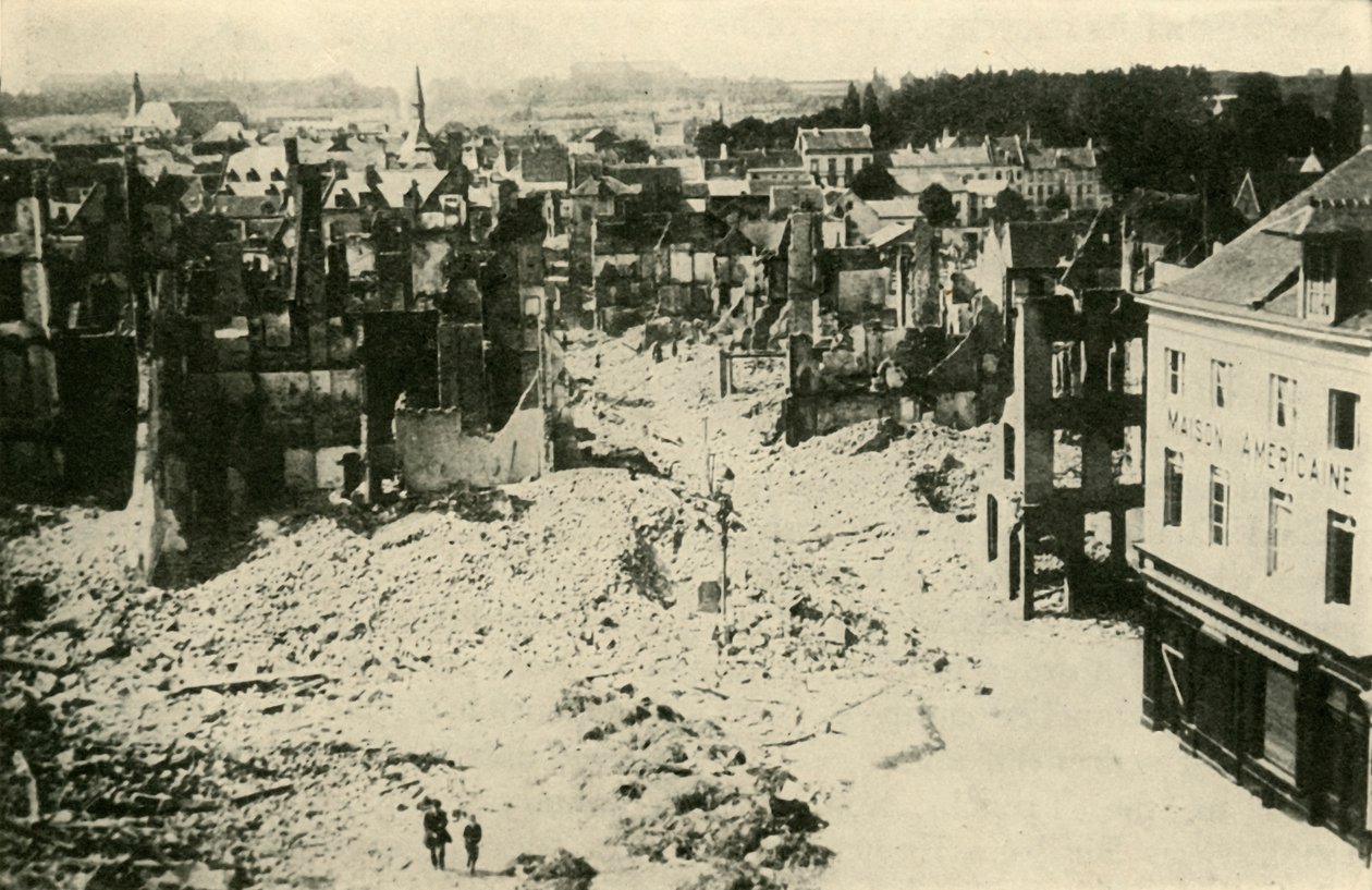 Alman bombardımanından sonra Louvain: harap olmuş şehrin bir kısmı, c1914, c1920. by Unbekannt