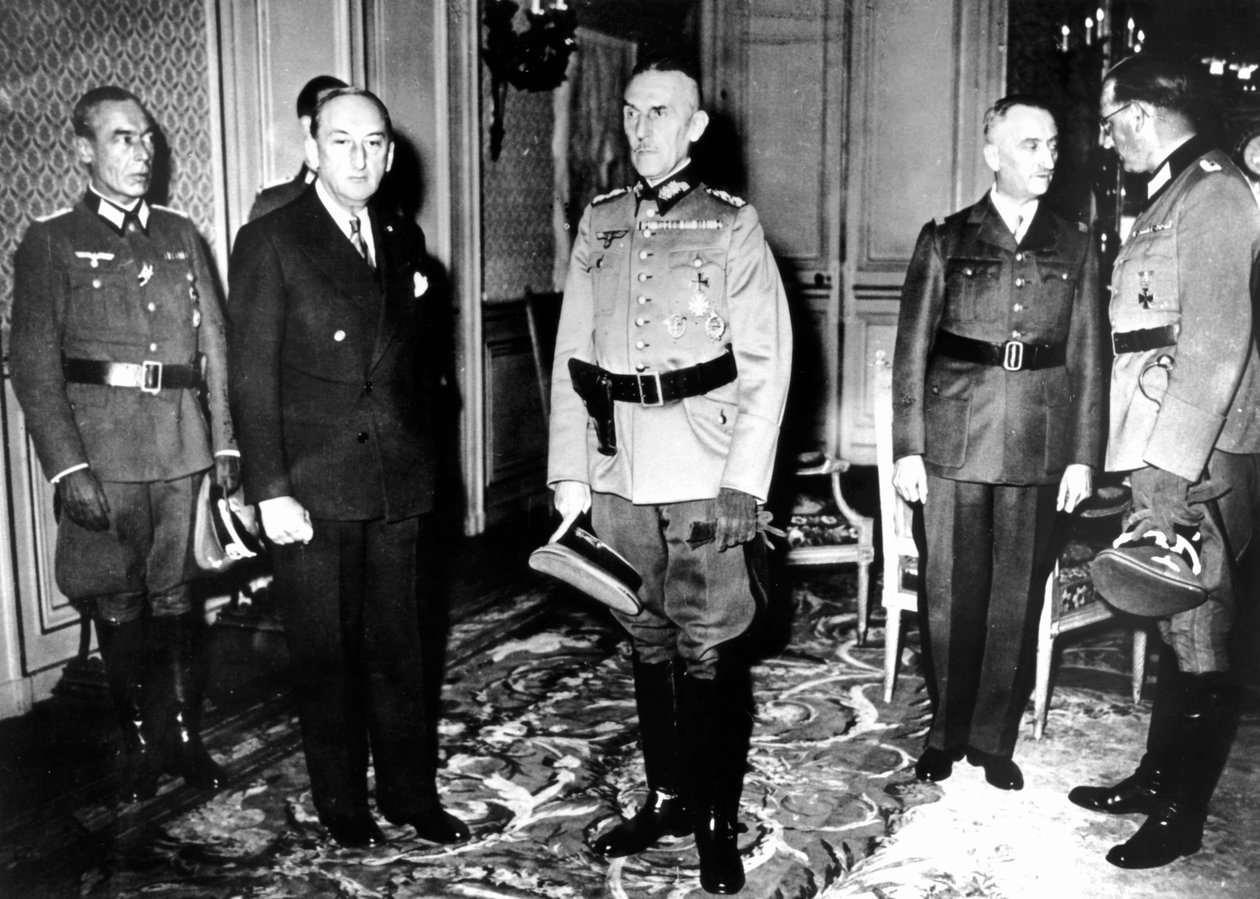 Alman subayları ve Fransız Vichy hükümet yetkilileri arasındaki görüşme, Fransa, 1940-1944 by Unbekannt