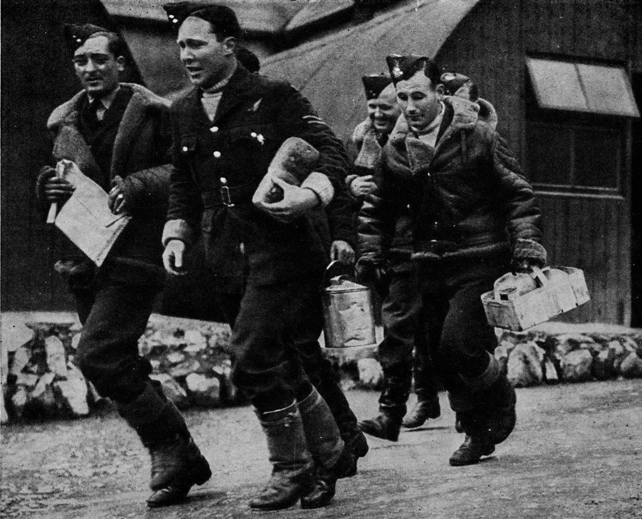 RAF üyeleri İkinci Dünya Savaşı sırasında harekete hazır, c1940 1943 by Unbekannt