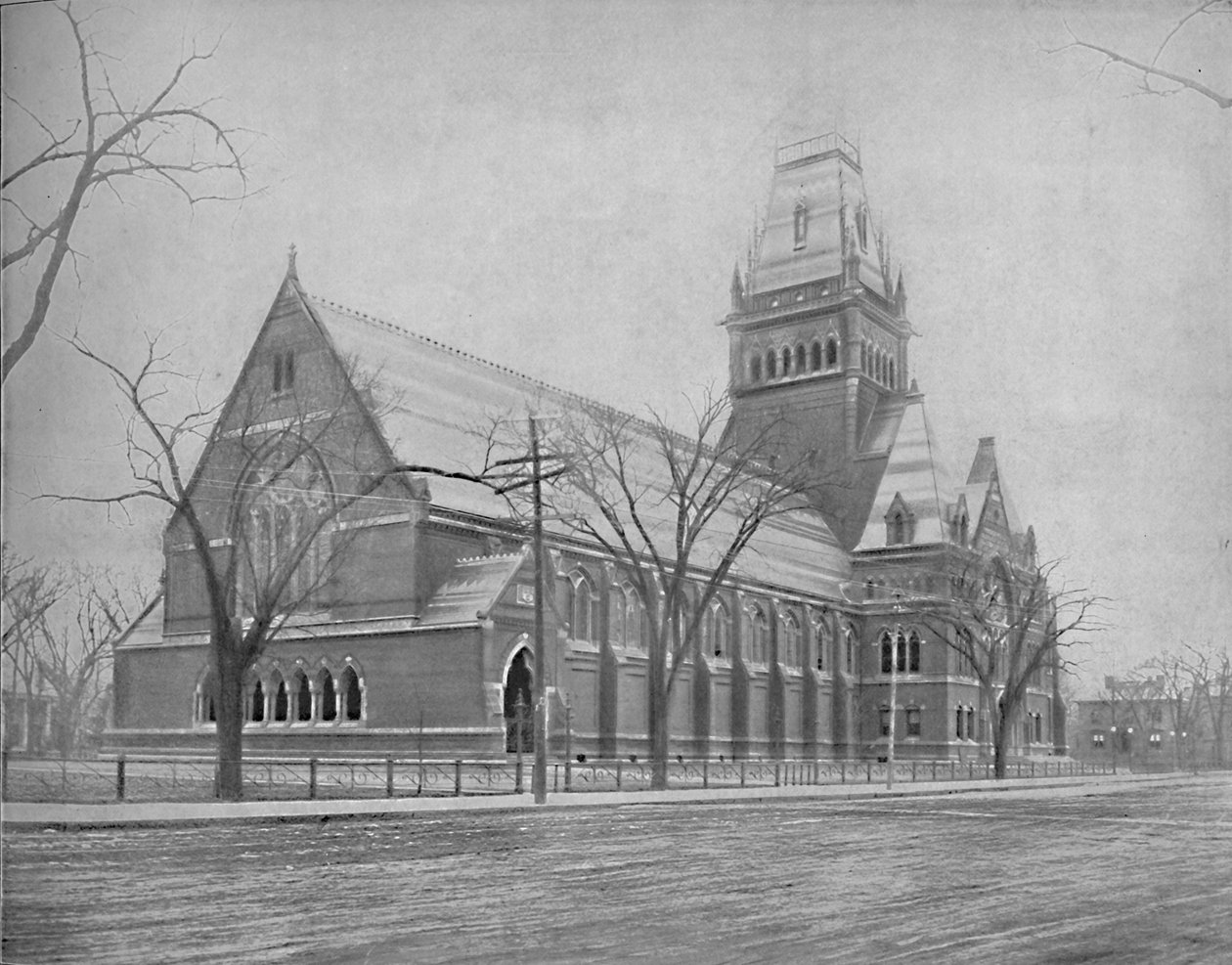 Memorial Hall, Cambridge, Mass., c1897. by Unbekannt