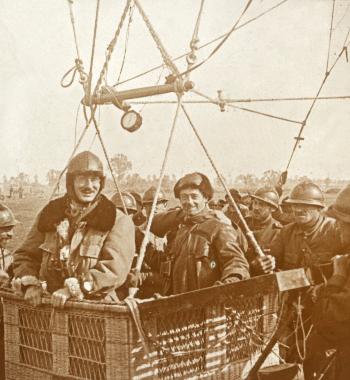 Gözlem balonu sepetindeki adamlar, c1914-c1918 by Unbekannt