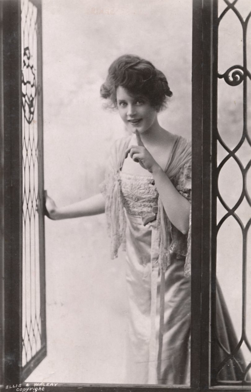 Bayan Billie Burke, 1884-1970, c1930. by Unbekannt