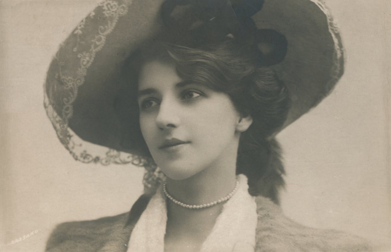 Bayan Ethel Warwick, 1882-1951, c1930. by Unbekannt