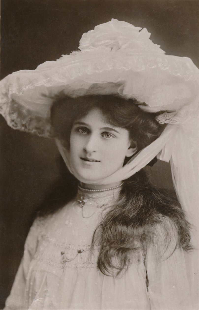 Bayan Zena Dare, 1887-1975, c1930. by Unbekannt