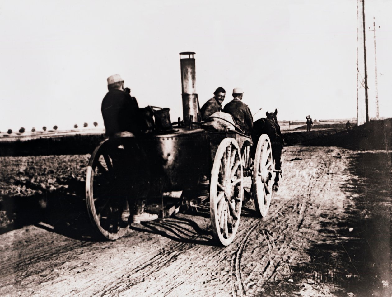 Mobil mutfak çizgide ilerliyor, c1914-c1918 by Unbekannt
