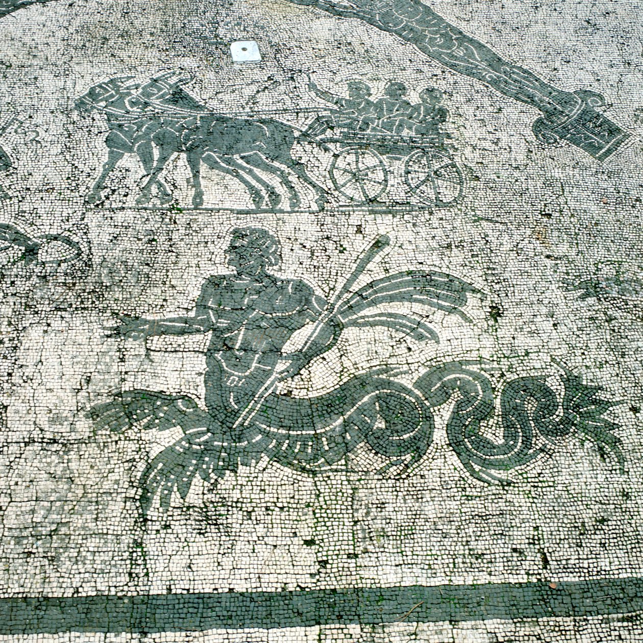 Mozaik, yolcularla katırların çektiği arabalar, Cisarii. MS 1. Yüzyıl by Unbekannt