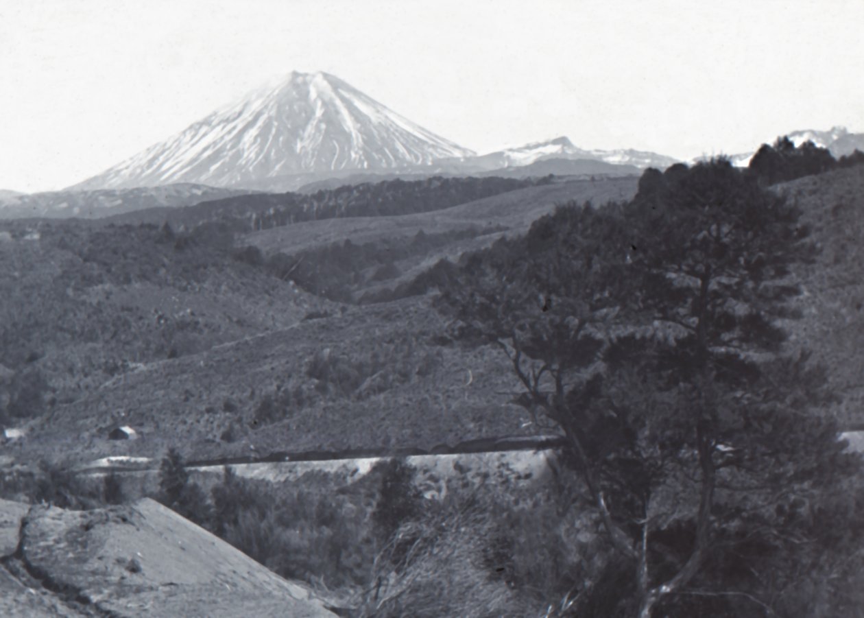 Ngauruhoe Dağı, 19. yüzyılın sonları ile 20. yüzyılın başlarında. by Unbekannt