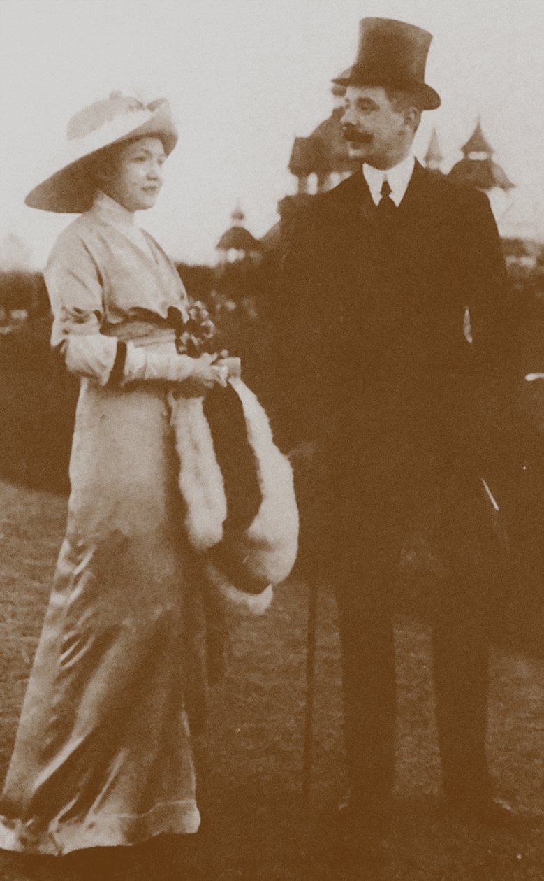 Moura Budberg, ilk kocası von Benckendorf ile Berlin At Yarışı