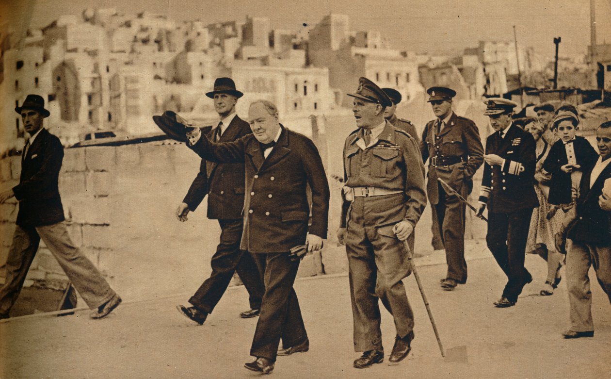 Bay Churchill, 1943-1944 yılları arasında Mareşal Lord Gort ile birlikte görüldüğü Malta