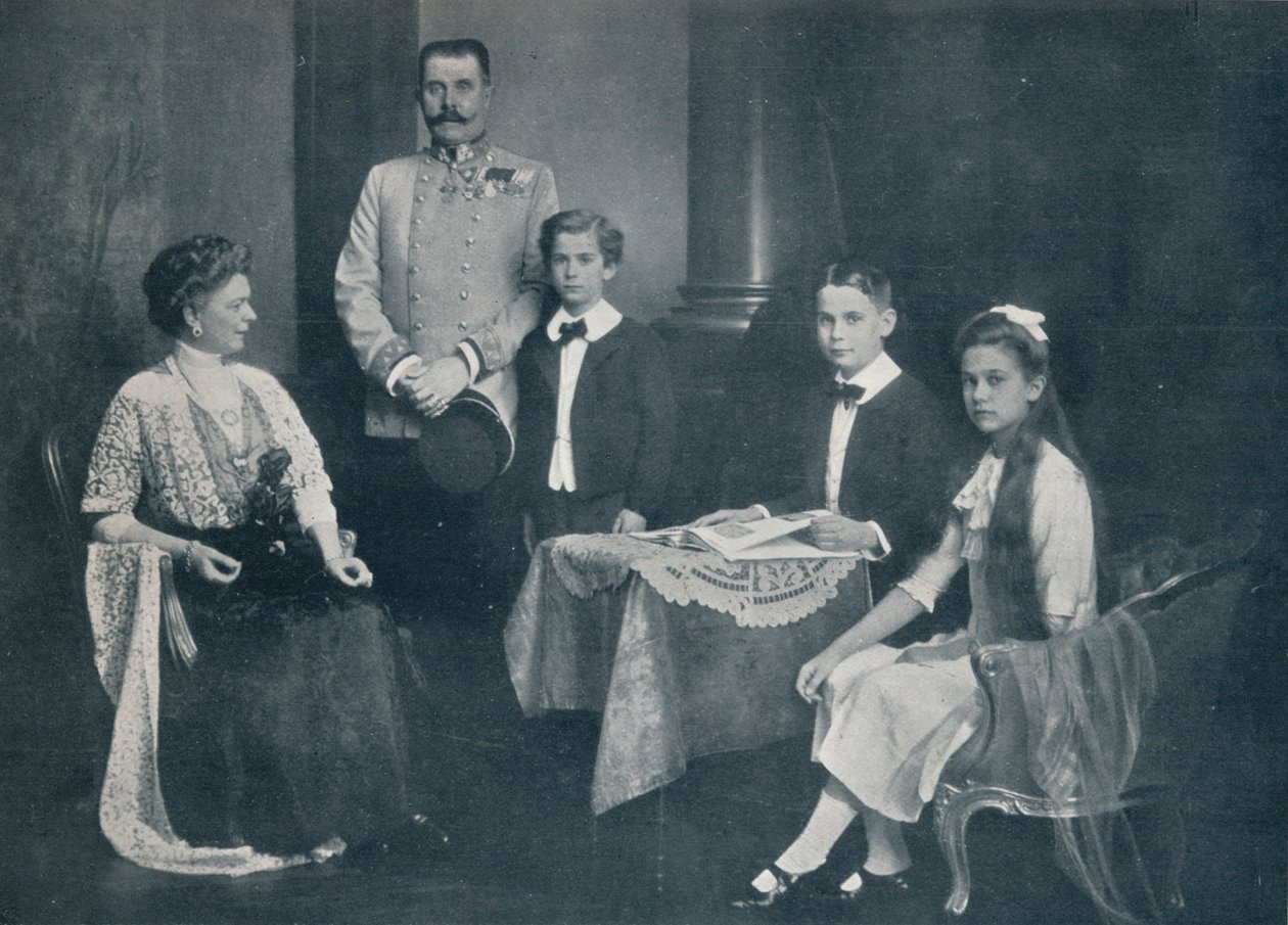 Eşi ve çocukları ile öldürülen Arşidük Francis Ferdinand, c1910 by Unbekannt