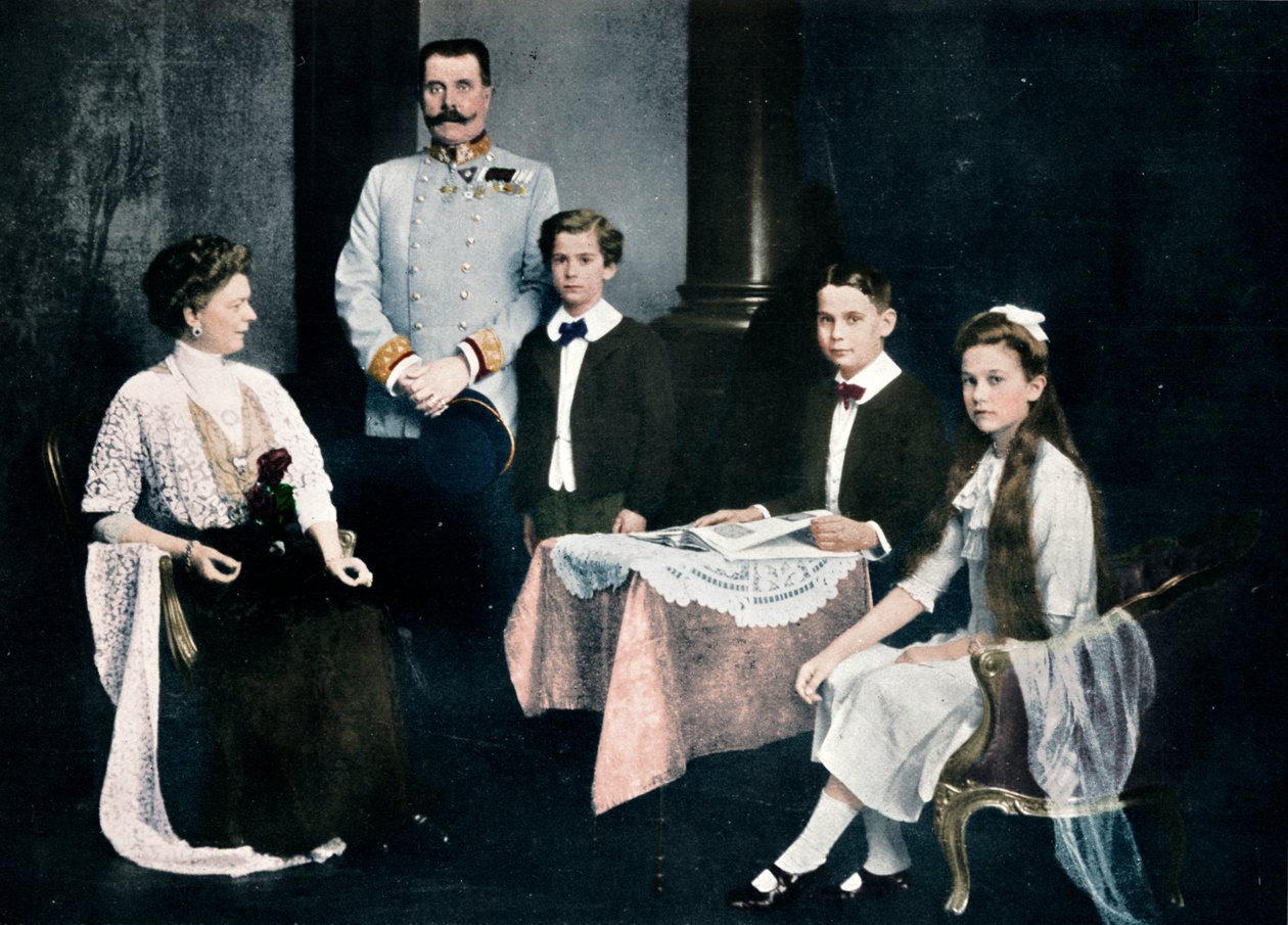 Eşi ve çocukları ile öldürülen Arşidük Francis Ferdinand, c1910 by Unbekannt