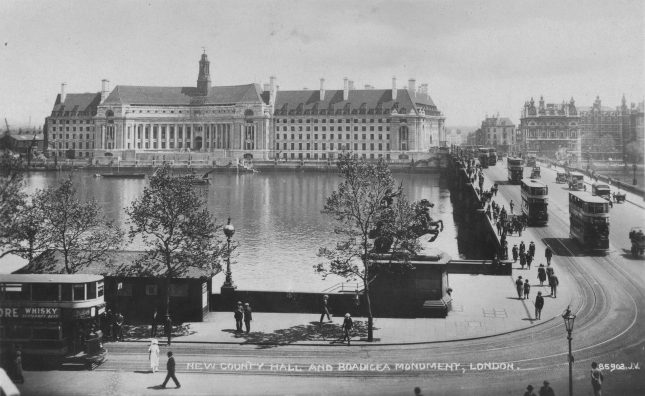New County Hall ve Boadicea Anıtı, Londra, c1925 by Unbekannt