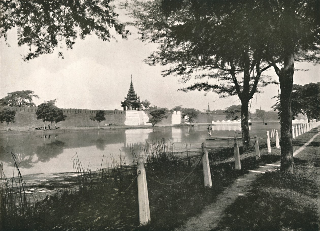 Kuzey Hendeği ve Duvarı, Mandalay, 1900. by Unbekannt