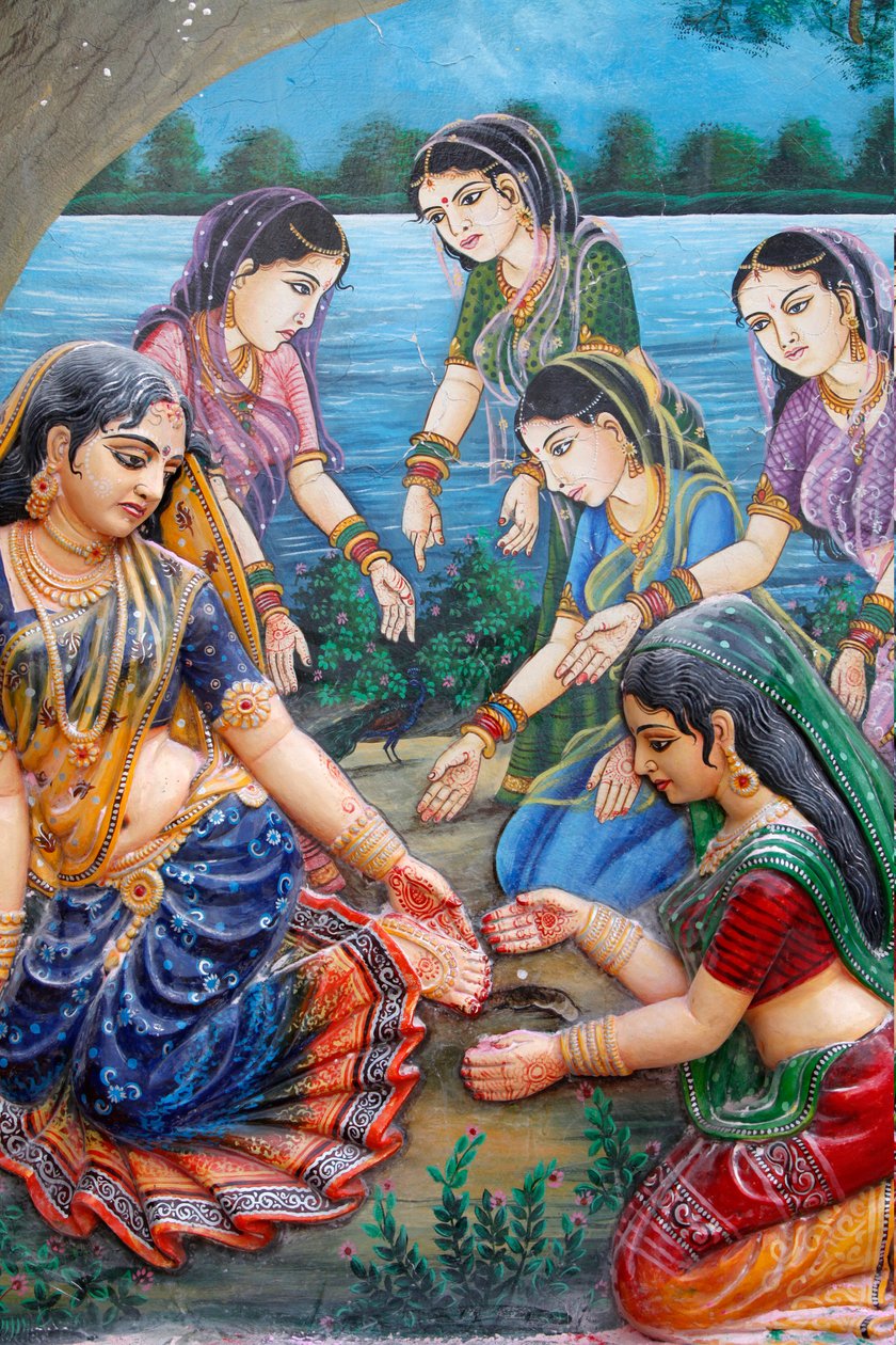 Radha bir gün Krishna ile buluşmak için yürürken olgun bir demirhindi meyvesinin kalın kabuğuna bastı ve ayağını kesti. Bu onun Krishna ile tanışmasını geciktirdi; bu yüzden meyveleri olgunlaşmasın diye ağaca lanet etti. Vrindavan Hindistan by Unbekannt