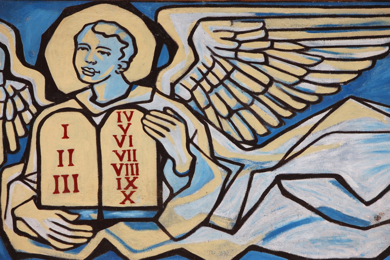 Our Lady of Togo kilisesinde resim : Kanun tablolarını tutan melek, Togoville, Togo by Unbekannt