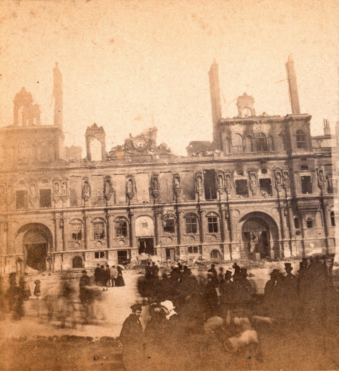 Paris Komünü (1871): Mayıs 1871 yangınından sonra Hotel de Ville