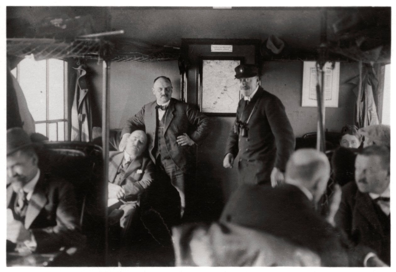 Bir Zeplin'in yolcu bölmesi, Konstanz Gölü, Almanya, c1909-1933 1933 by Unbekannt