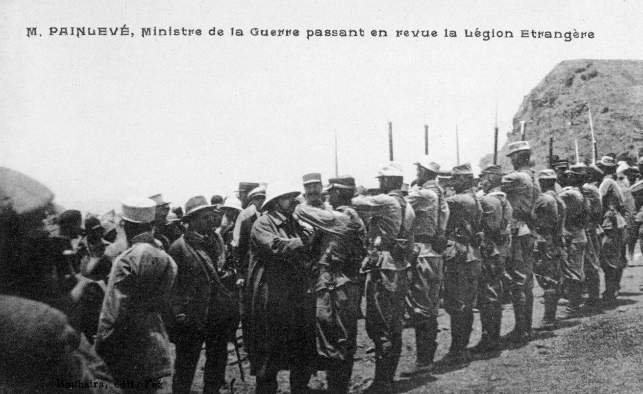 Paul Painlevé, Fransız Yabancı Lejyonu birliklerini inceliyor, Fas, c1926 by Unbekannt