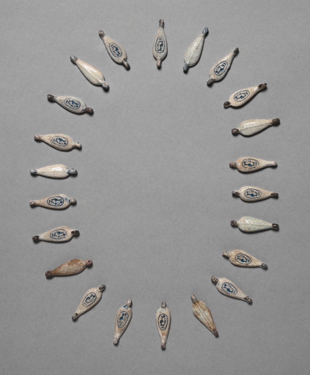 Petal Şeklinde Boncuklar, c. 1391-1353 M.Ö. by Unbekannt