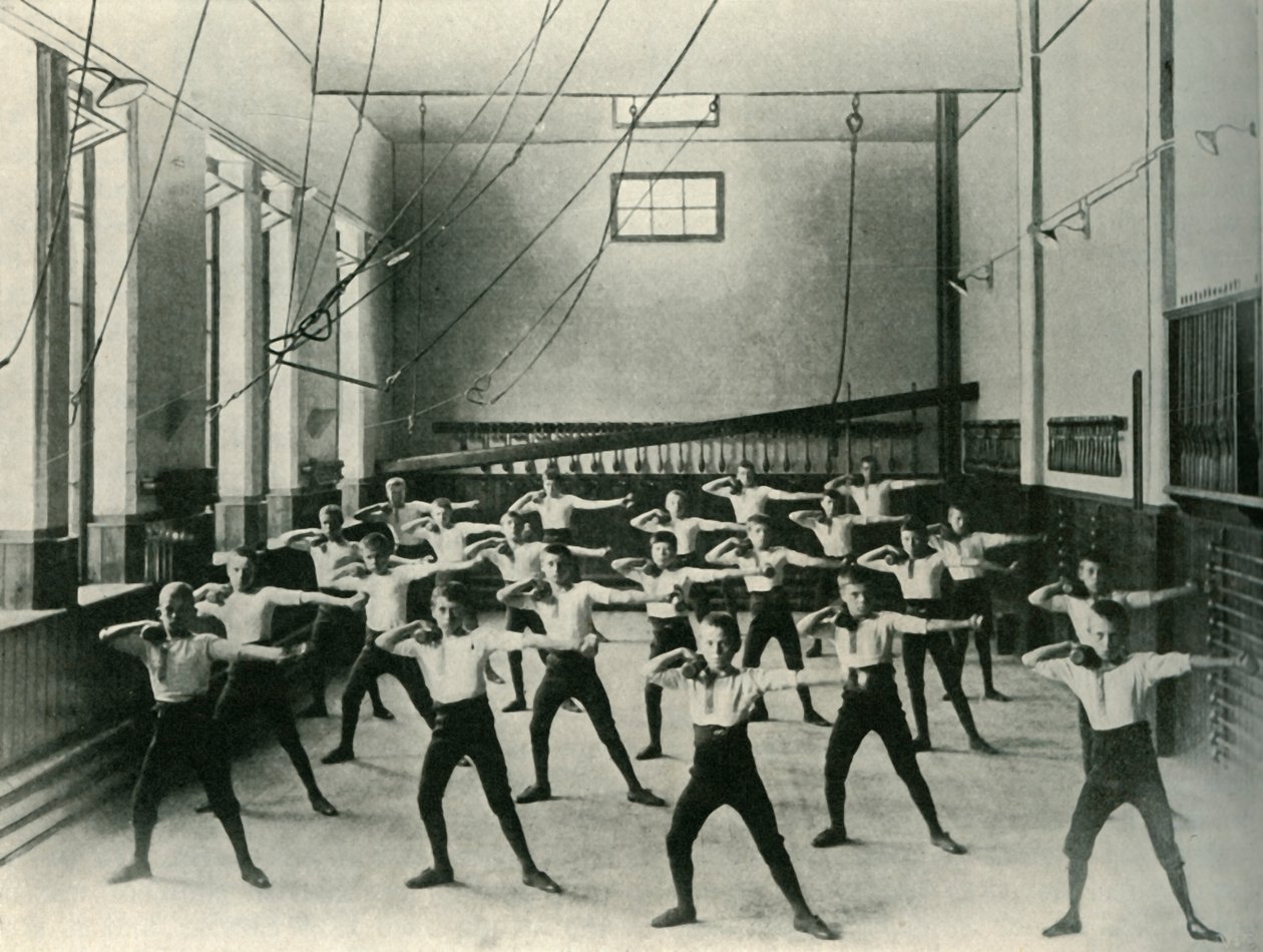 Kraliyet Sağırlar ve Dilsizler Kurumunda Fiziksel Egzersizler, Friar Gate, Derby, 1902. by Unbekannt