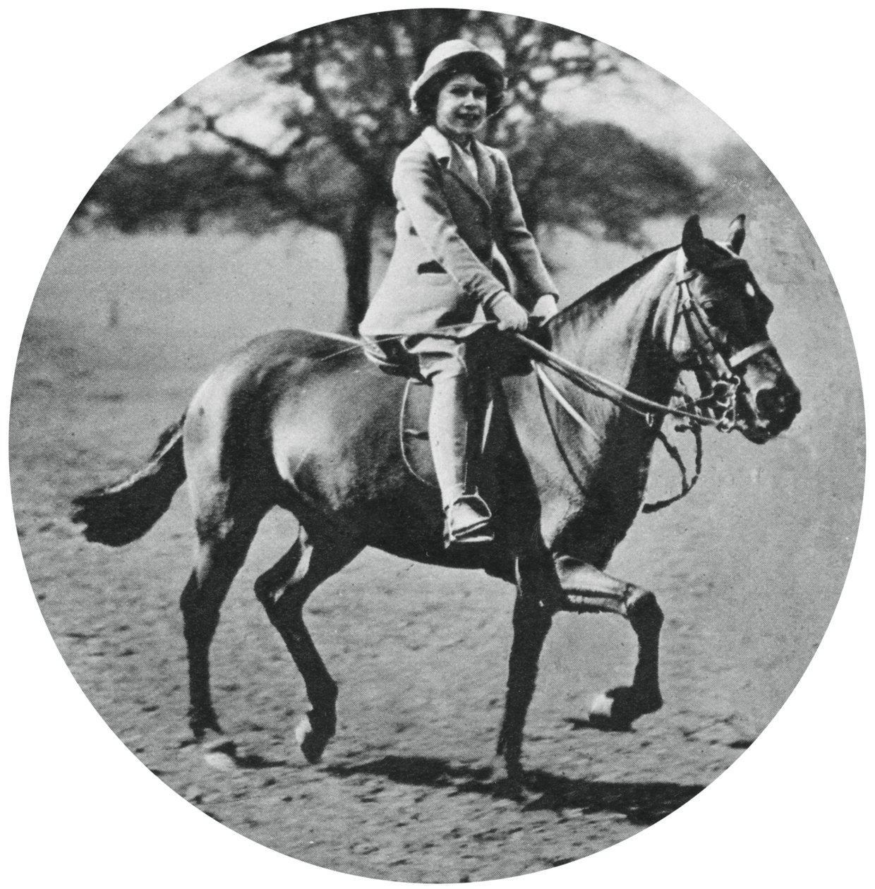 Prenses Elizabeth at sırtında, Windsor Great Park, 1935, 1937 by Unbekannt
