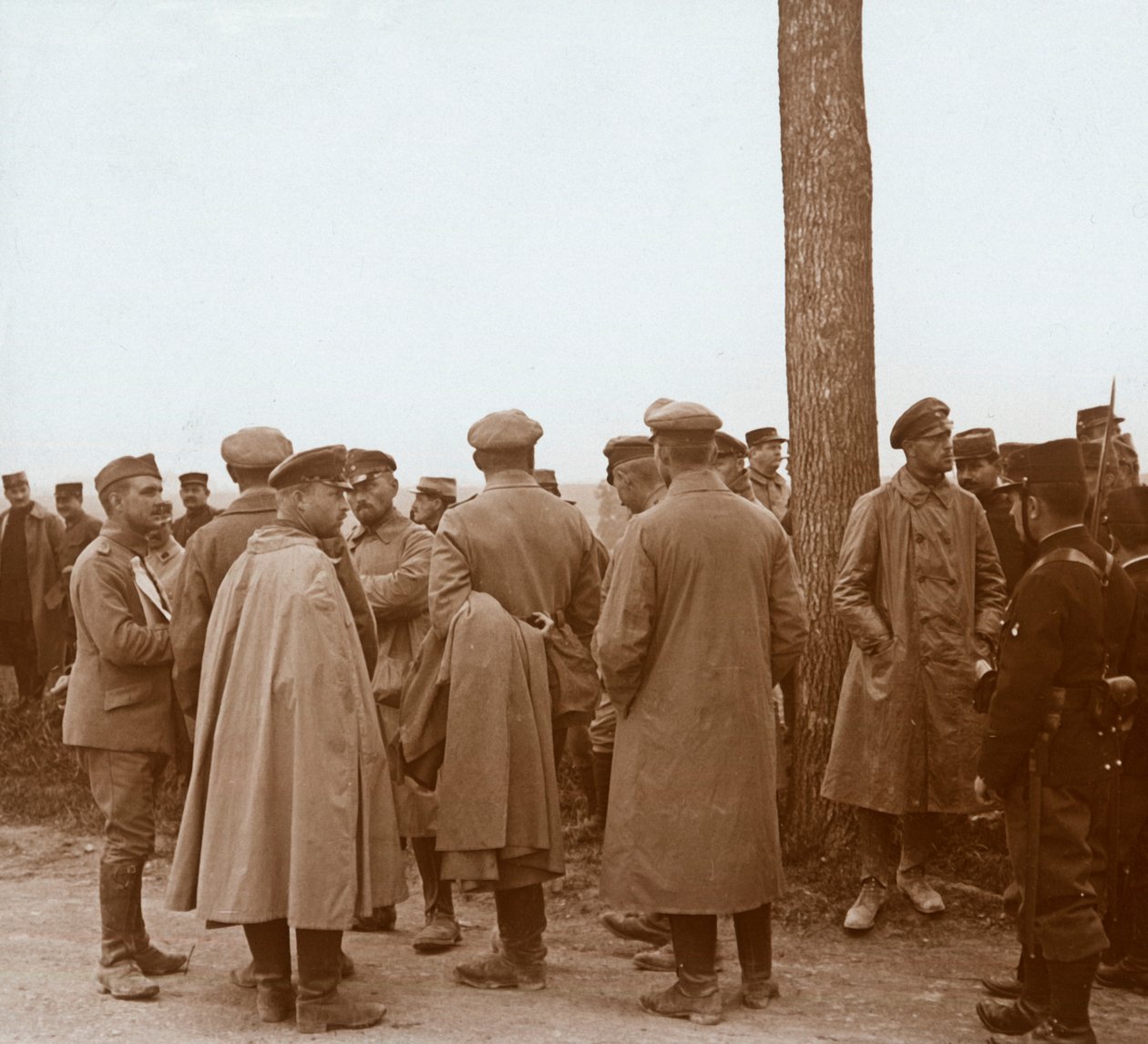 Mahkumlar, Route de lepine, Fransa, c1914-c1918 by Unbekannt