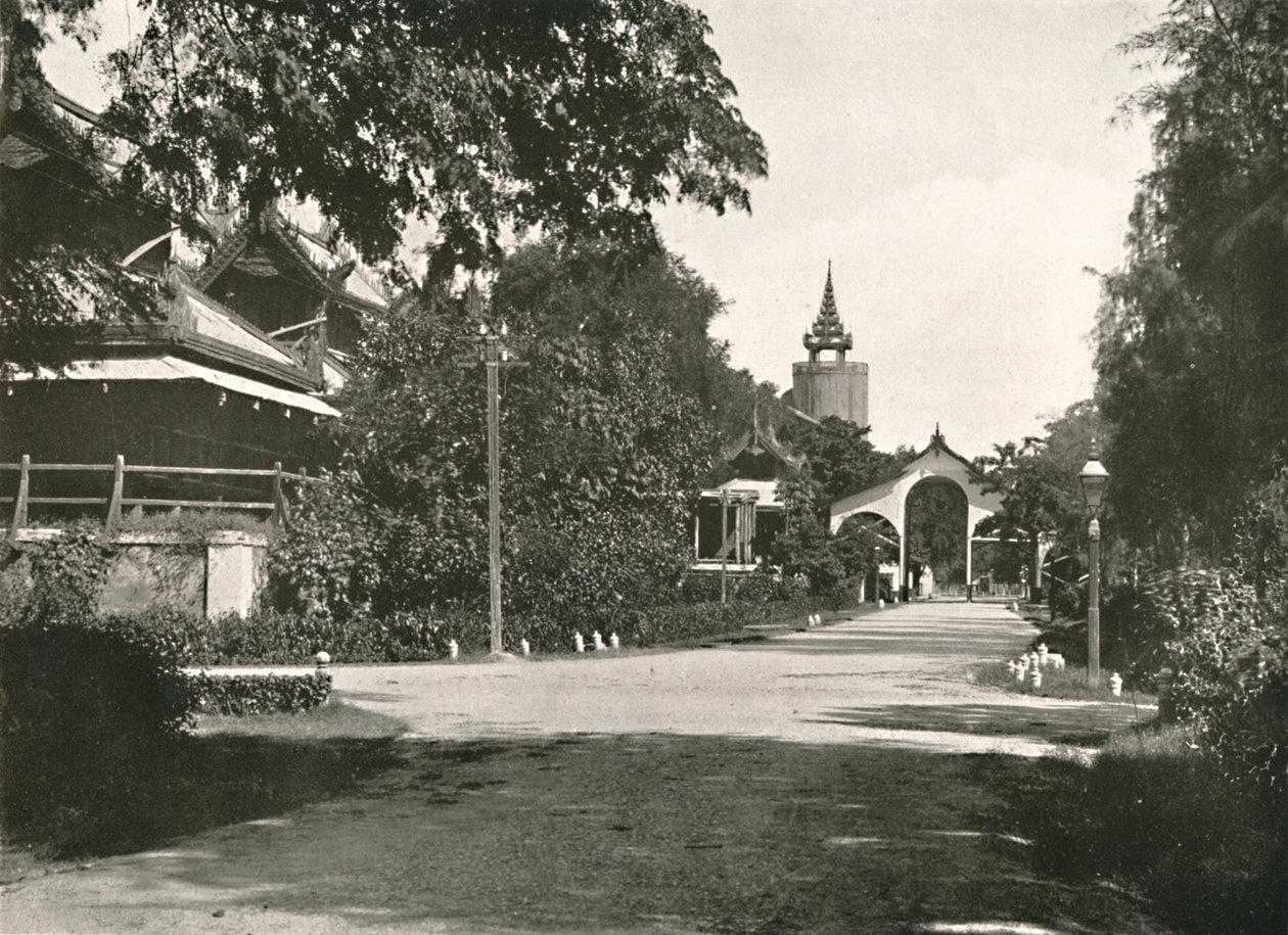 Queens Watch Tower, Saray, Mandalay, 1900. by Unbekannt
