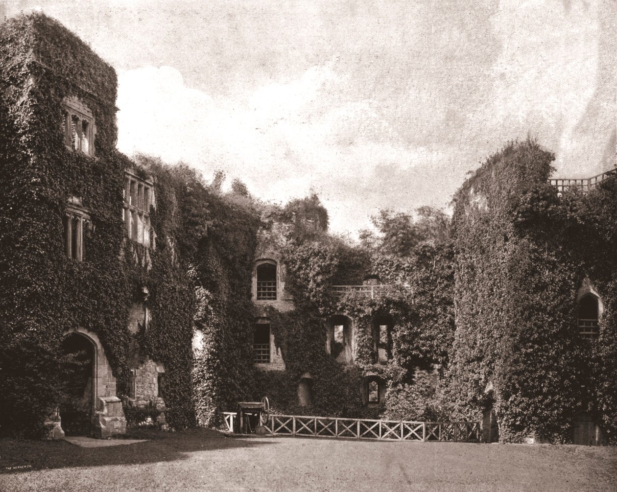 Raglan Kalesi, Monmouthshire, Galler, 1894. by Unbekannt