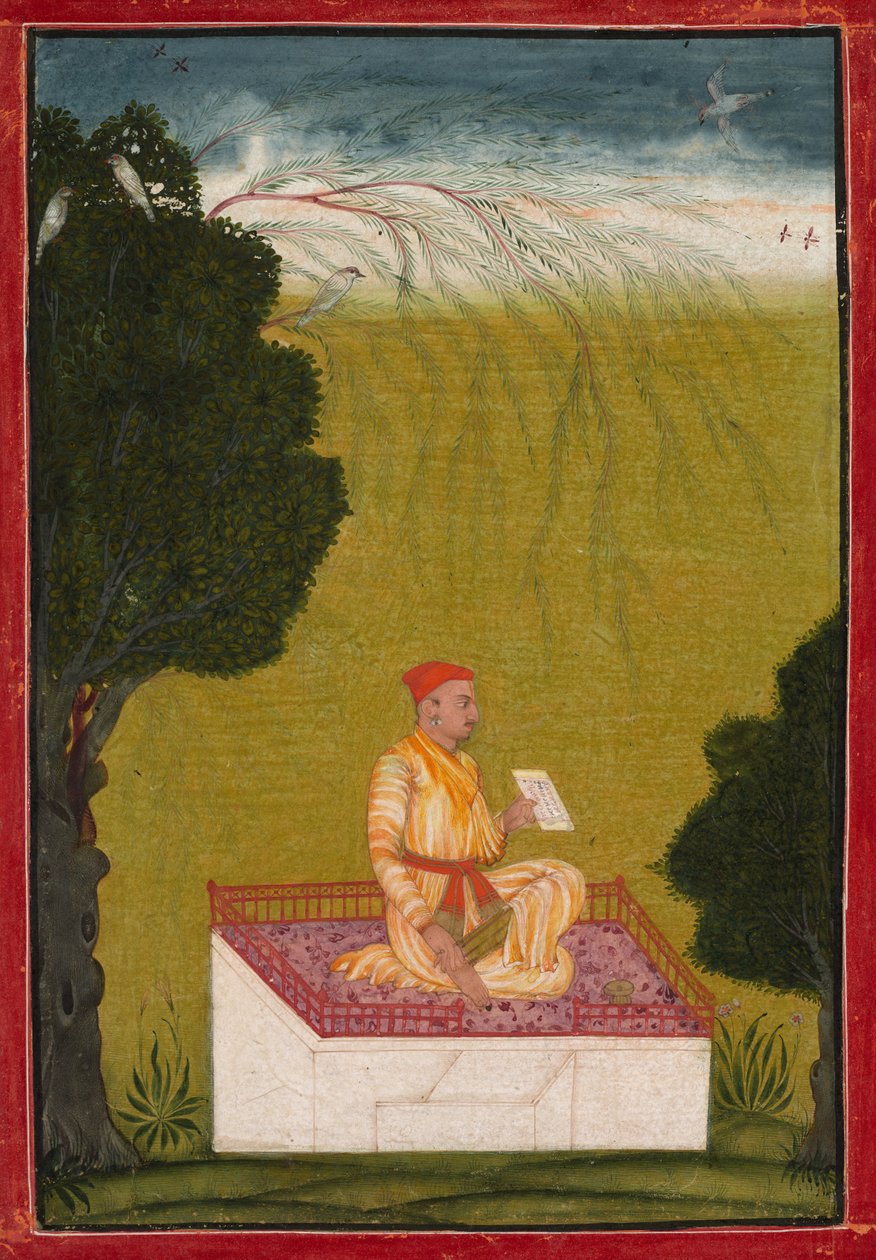 Güler on a Dais