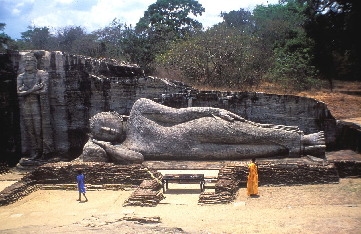 Yatan Buda, Gal Vihare, Sri Lanka by Unbekannt