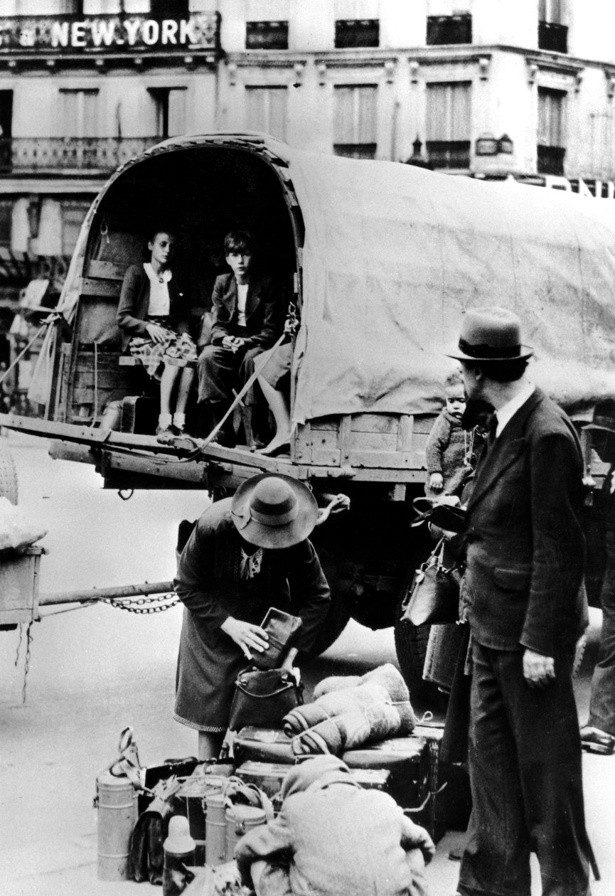 Eve dönen mülteciler, Paris, Temmuz 1940 by Unbekannt