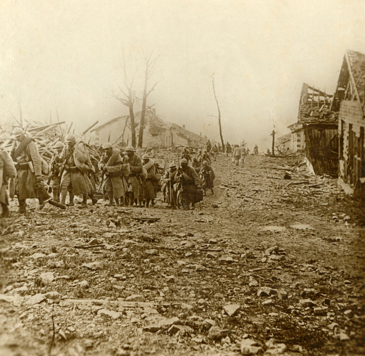Kuzey Fransa, Douaumont saldırısında yardım piyadesi, 1916 by Unbekannt