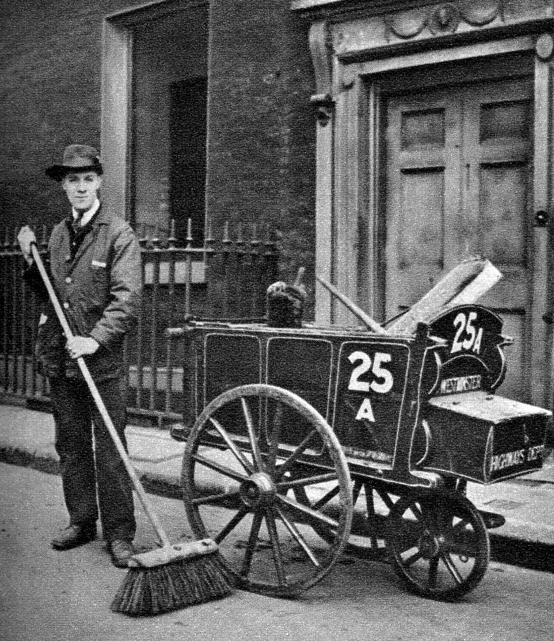 Yol süpürme aracı, Londra, 1926-1927 by Unbekannt