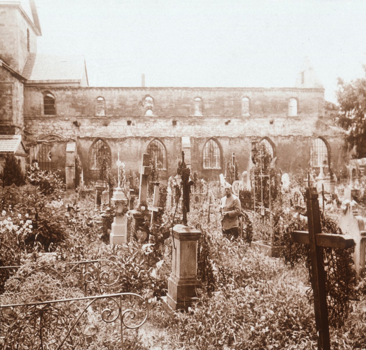 Çatısız kilise, Marne, kuzey Fransa, c1914-c1918 by Unbekannt