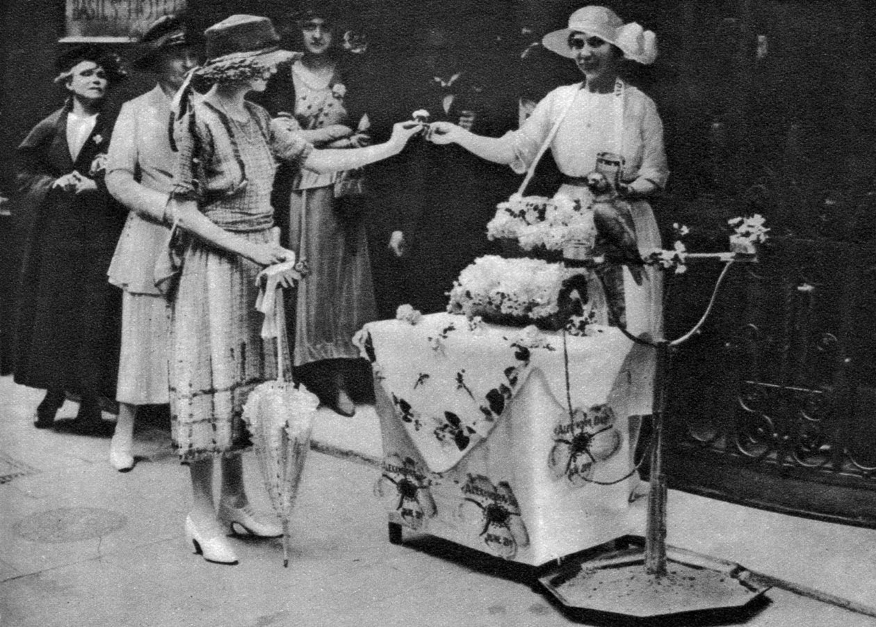 Rose Day, Londra, 1926-1927 by Unbekannt