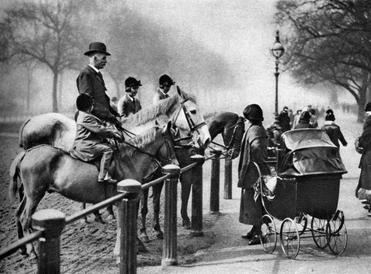Rotten Row, Hyde Park, Londra, 1926-1927 by Unbekannt