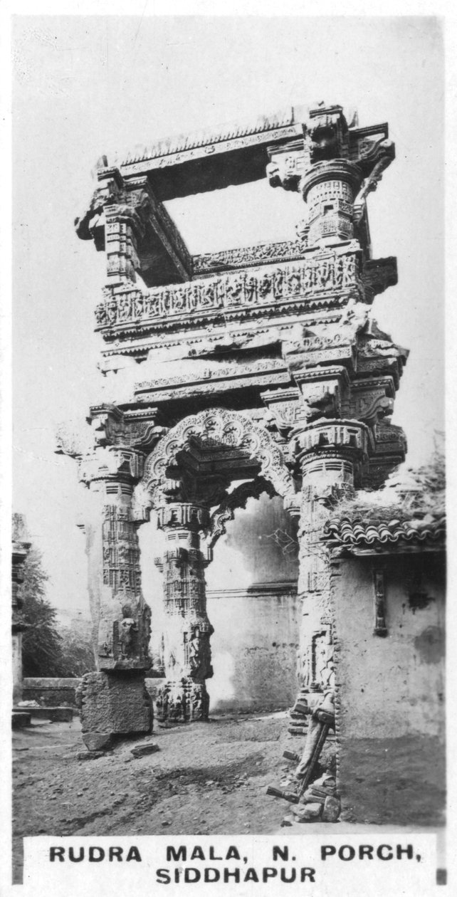 Rudra Mala, kuzey sundurma, Siddhapur, Hindistan, c1925 by Unbekannt